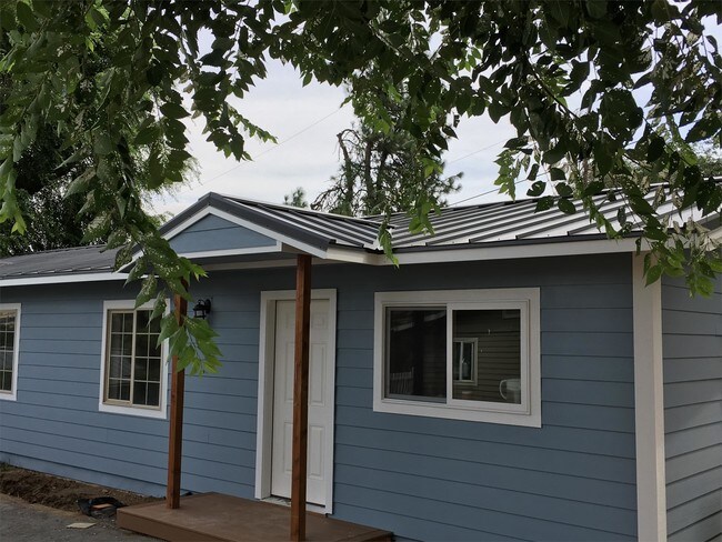 Building Photo - 1106 Emerson Dr