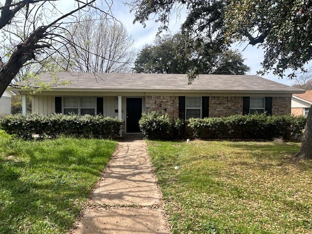 Primary Photo - 724 Kipling Dr