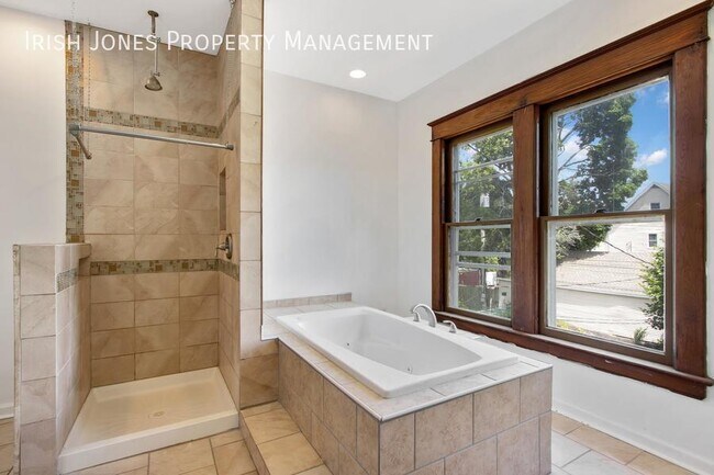 Foto del edificio - 67 Newman Pl