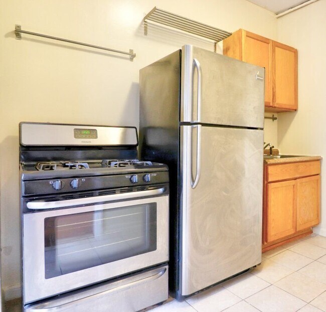 Building Photo - 133 W 145th St