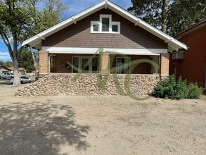 Building Photo - 1124 Lake Ave