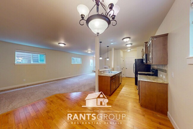 Building Photo - Spacious 3-Bedroom Home in Lacey's North T...