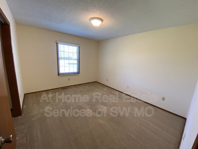 Building Photo - 3205 S Kimbrough Ave