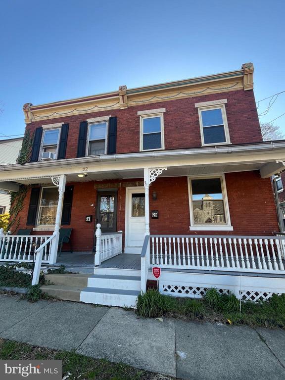 Primary Photo - 20 Laurel St