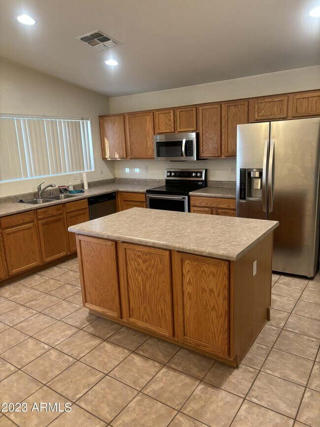 Building Photo - 80 N 151st Ln