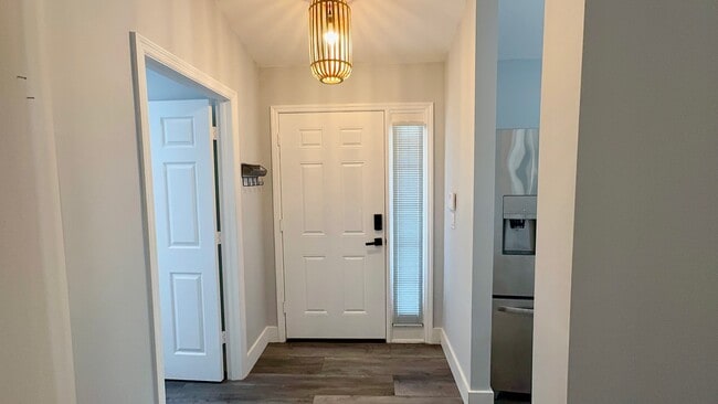 Building Photo - 5465 Grande Palm Cir