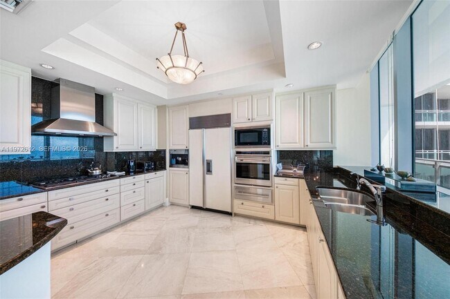 Foto del edificio - 10295 Collins Ave