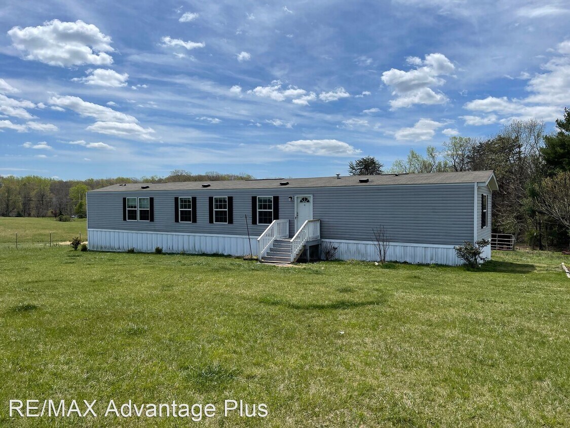 Primary Photo - 3 br, 2 bath House - 393 Hardtimes Road