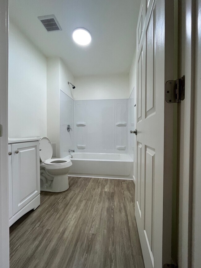 Building Photo - Viewpoint