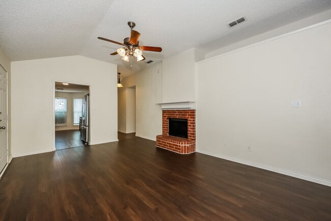 Building Photo - 2370 Stagecoach St