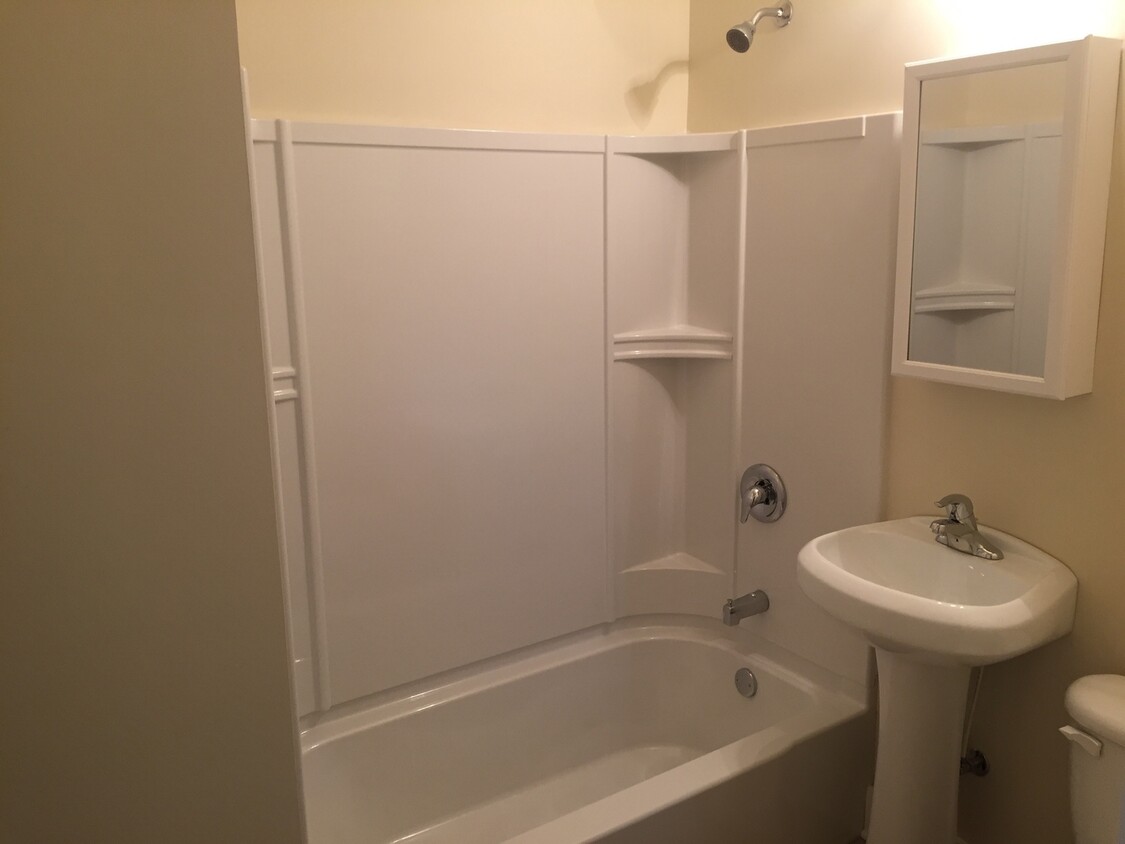 Primary Photo - 2930 N Booth St