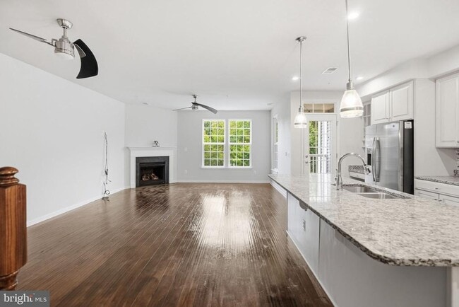 Building Photo - 3634 Briarwood Dr