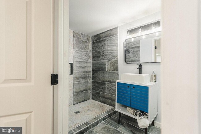 Building Photo - 4806 Wrenwood Ave