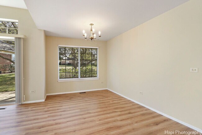 Building Photo - 370 Ashford Cir