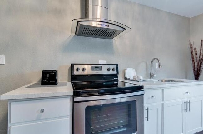 Photo - N. N 35th Way House