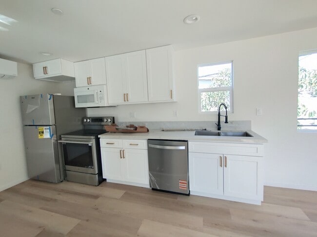 Building Photo - 3730 Tuller Ave