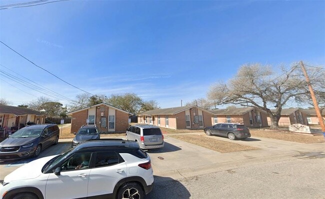 Building Photo - 924 Flores St
