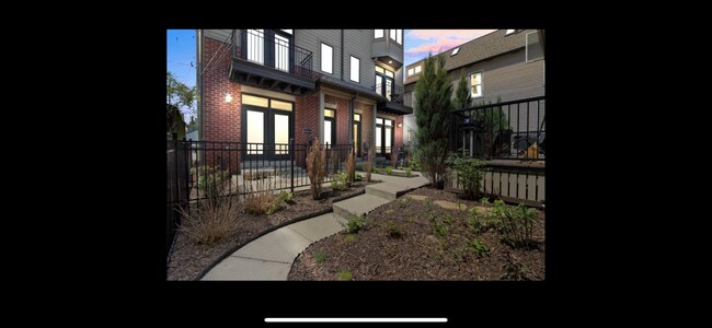 Foto del edificio - 1681 N Humboldt Ave