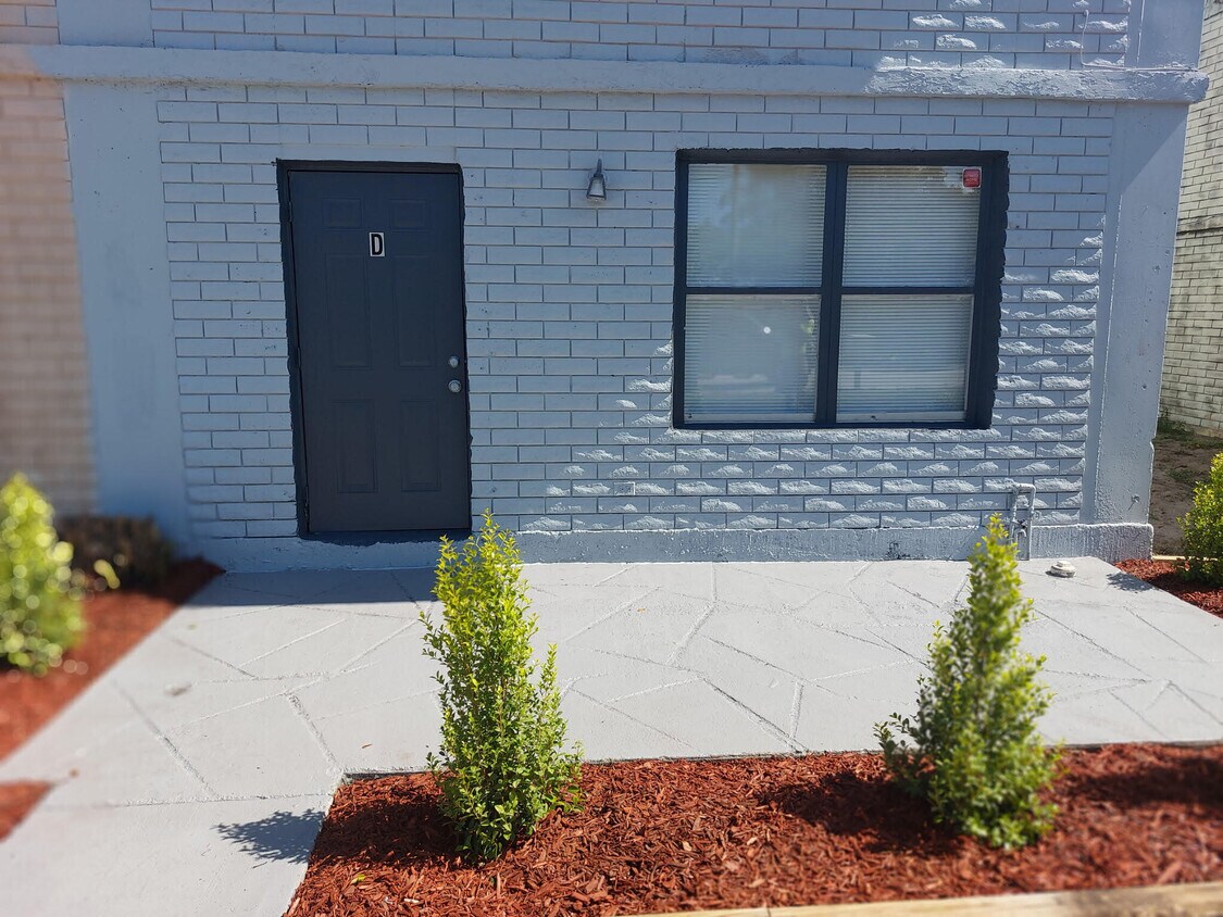 Foto del edificio - 1641 W 27th St
