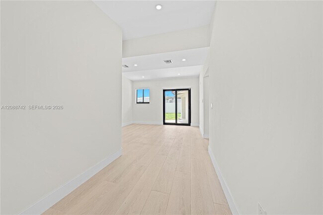 Building Photo - 11300 SW 43rd St