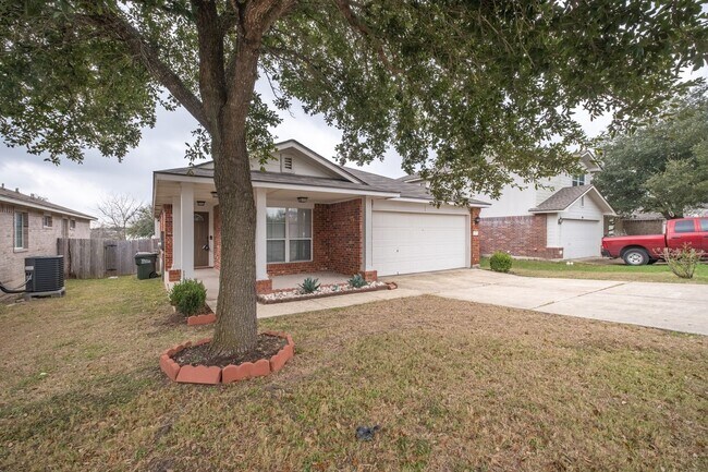 Foto del edificio - Lovely Updated 3 Bedroom, 2 Bath Home in P...