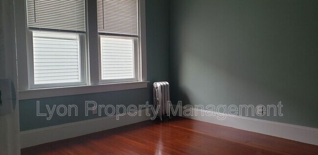 Building Photo - 49 Pleasant St