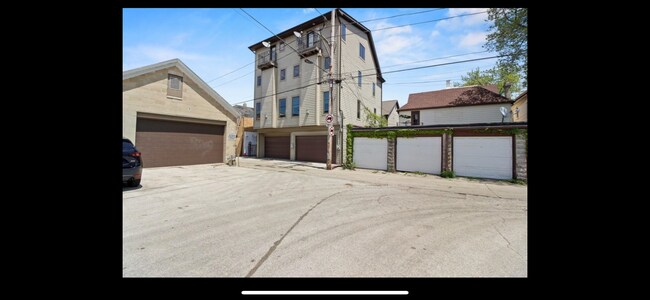 Foto del edificio - 1681 N Humboldt Ave