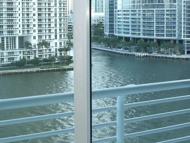 Building Photo - 325 S Biscayne Blvd