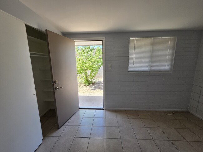Foto del edificio - 6249 N 12th St