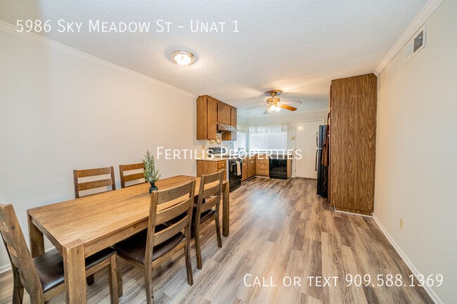 Foto del edificio - 5986 Sky Meadow St
