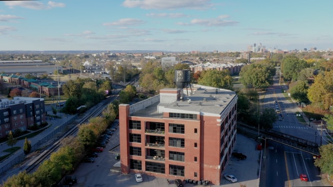 Building Photo - 2520 3rd St