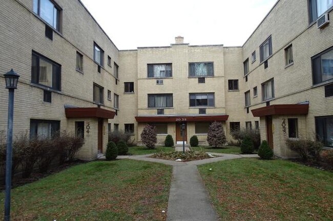 Foto del edificio - 2038 W Jarvis Ave