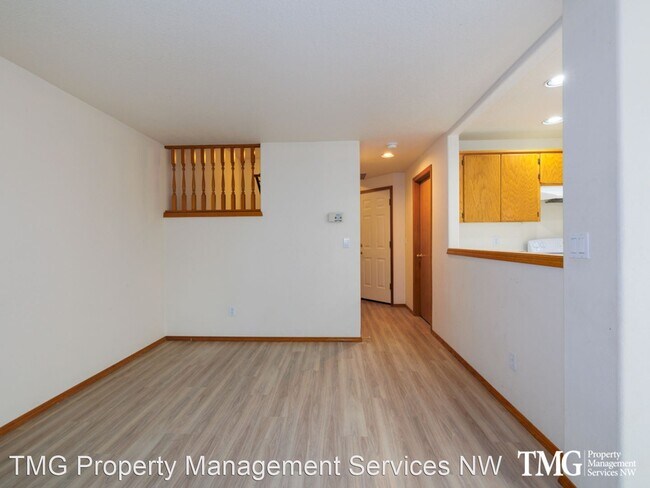 Building Photo - 3 br, 2.5 bath House - 16518 SW Daffodil S...