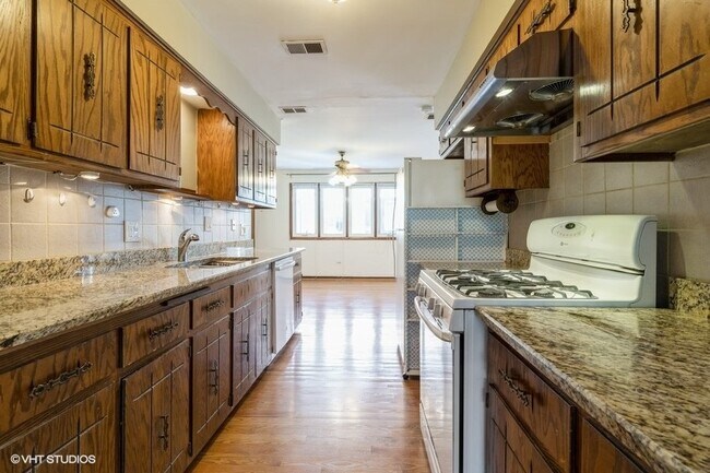 Building Photo - 205 N Catino Ct