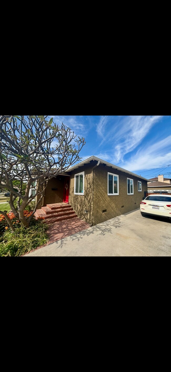 Foto del edificio - 5134 Adenmoor Ave