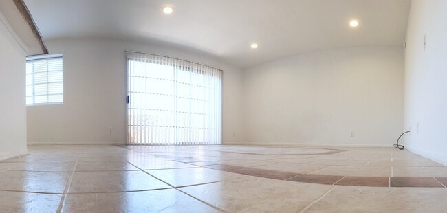Building Photo - 11020 Hesby St