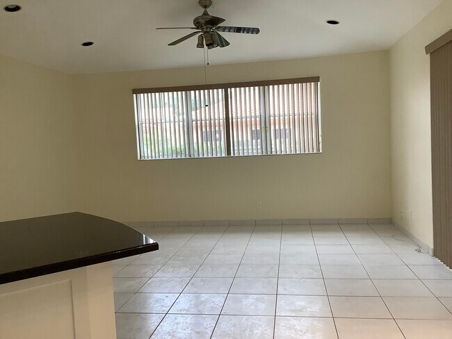 Foto del edificio - 7330 NW 1st Pl