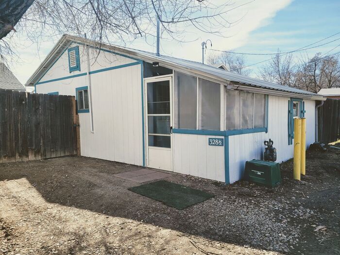 Primary Photo - Cute 1 Bedroom cottage downtown Palisade