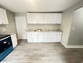 Building Photo - 15 Fletcher St