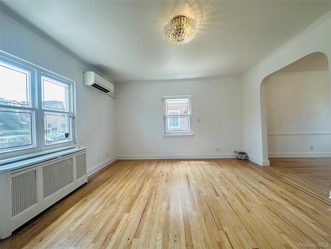 Building Photo - 76-12 175th St