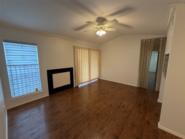 Building Photo - 6602 Harbor Town Dr