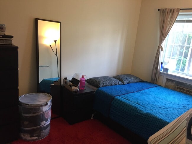 Bed room - 4138 66th St