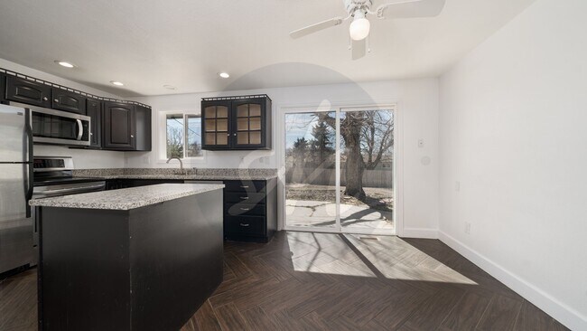 Building Photo - Split Level Charmer in Park Hill Neighborhood