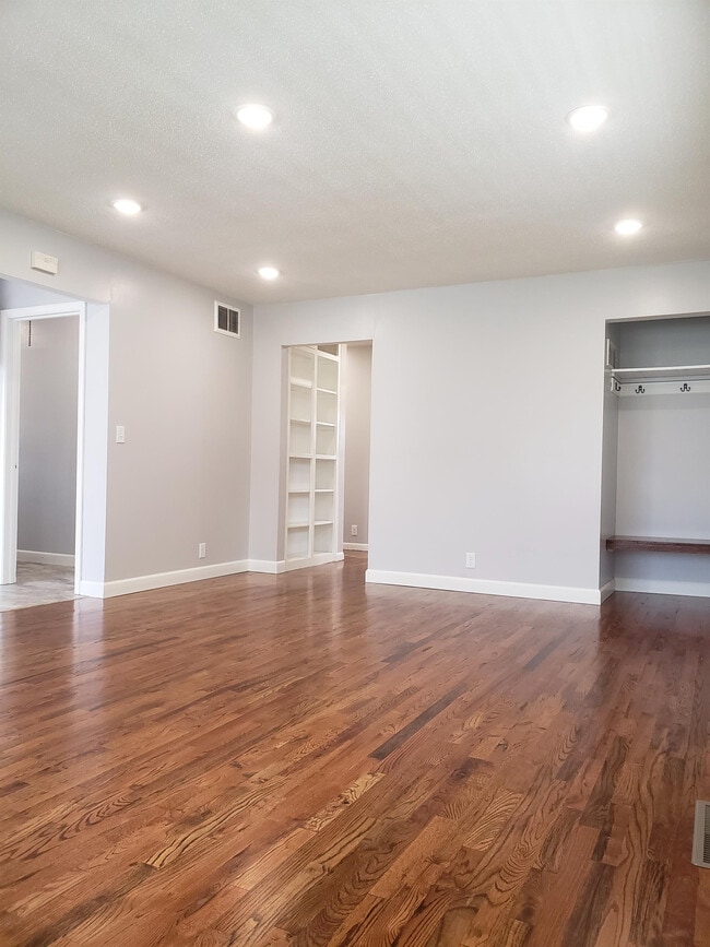 Building Photo - 509 Union St