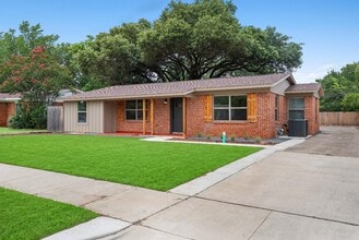 Building Photo - 1001 Belvedere Dr