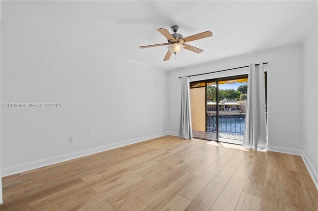 Foto del edificio - 15518 Braemar Ct