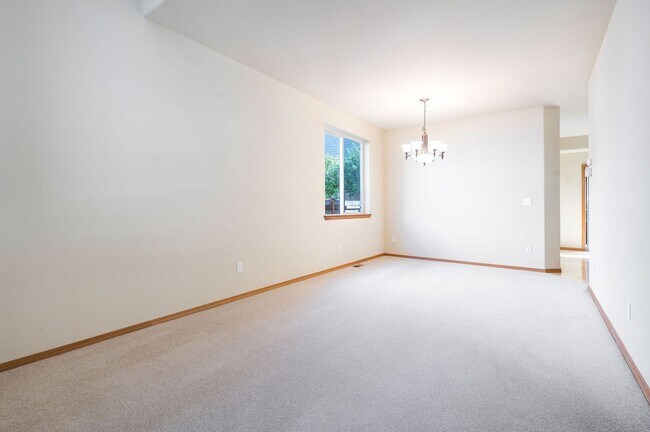 Foto del edificio - Charming Lynnwood Home with Modern Comfort...