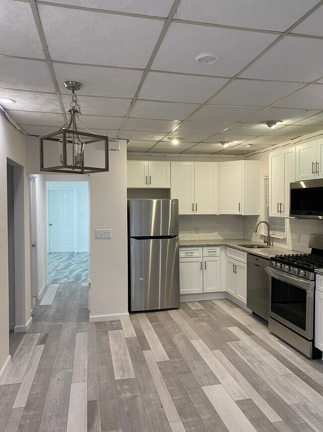 Kitchen - 23 W 42nd St