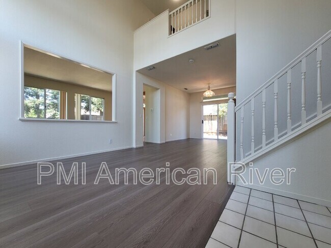 Building Photo - 103 Farham Dr