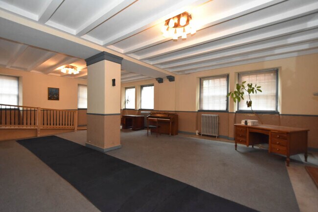Building Photo - 3831 N Fremont St